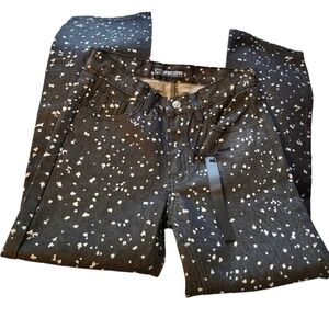 NWT Sacred Crown size 12 slim Black Premium black with Grey splatter paint